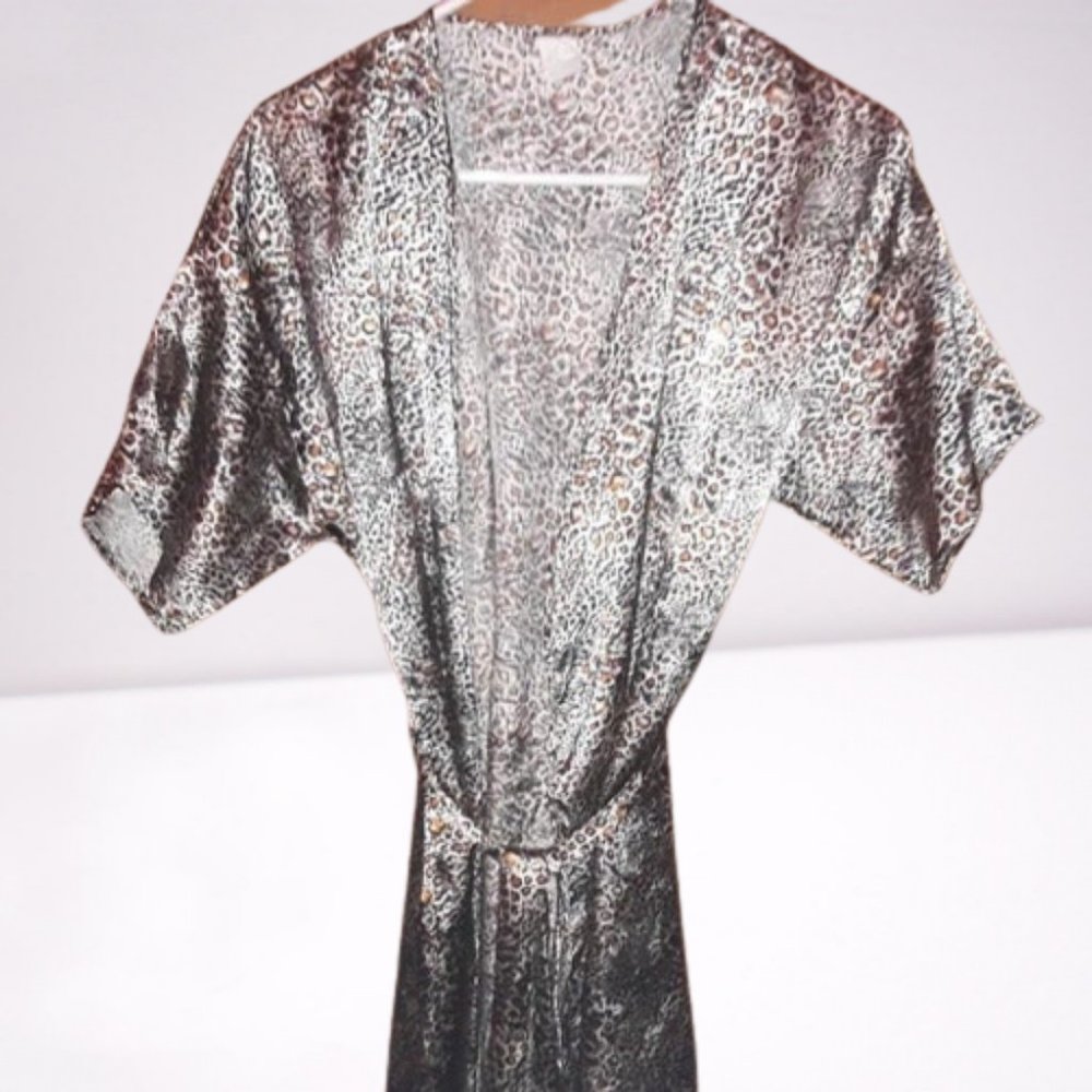 Anne Staurt Cheetah Print Robe
